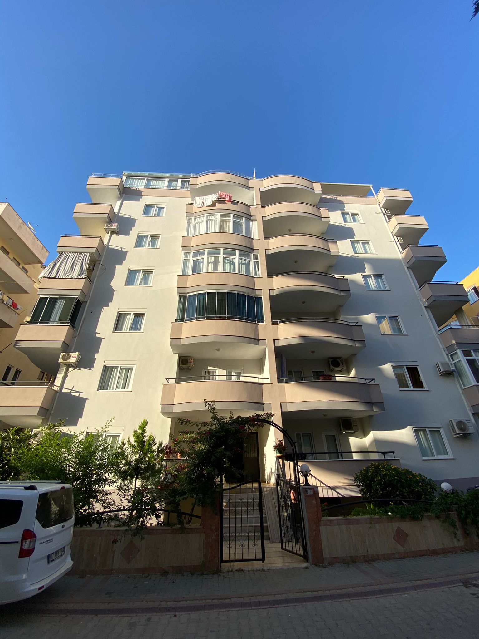 Бюджетный пентхаус 3+1 в центре Махмутлара 225 кв.м. фото 1
