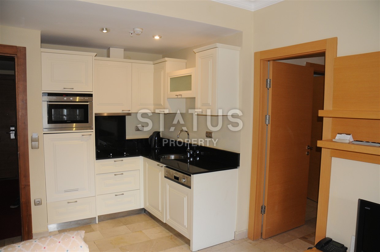 Spacious apartments in the luxurious Gold City complex in Kargicak фото 13