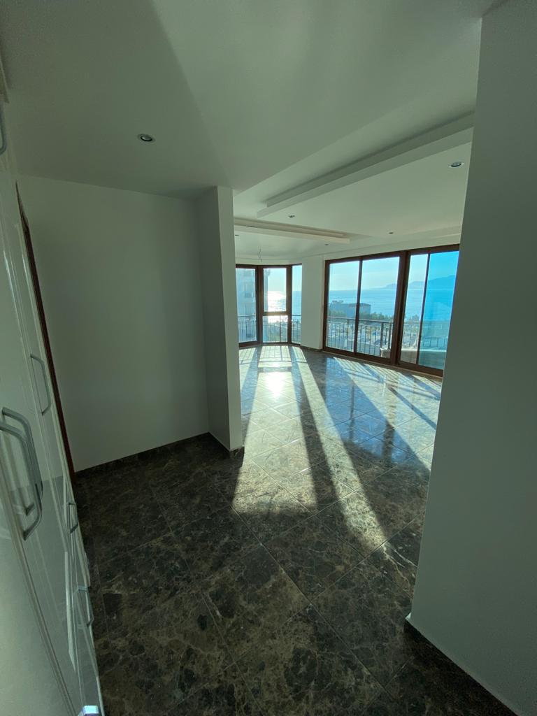 Three-room apartment with sea and city views in Kargicak area, 110 sq.m. фото 5