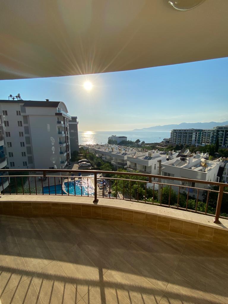 Three-room apartment with sea and city views in Kargicak area, 110 sq.m. фото 8