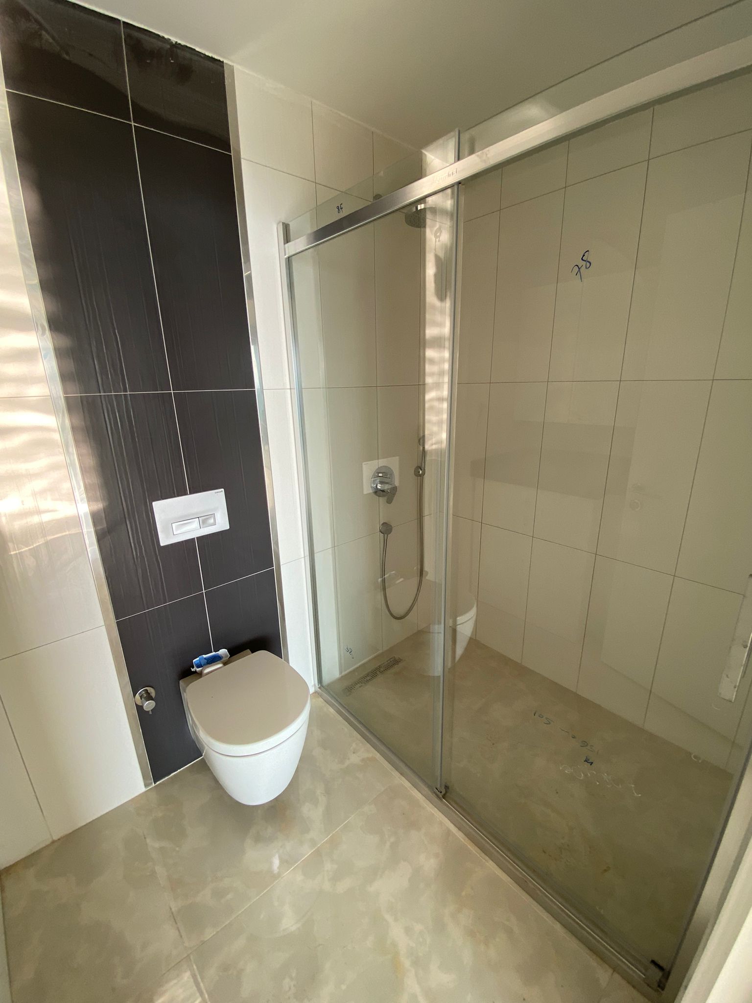 Three-room apartment with a sea view in a complex on the first coastline in the Kargicak area, 115 sq.m. фото 9