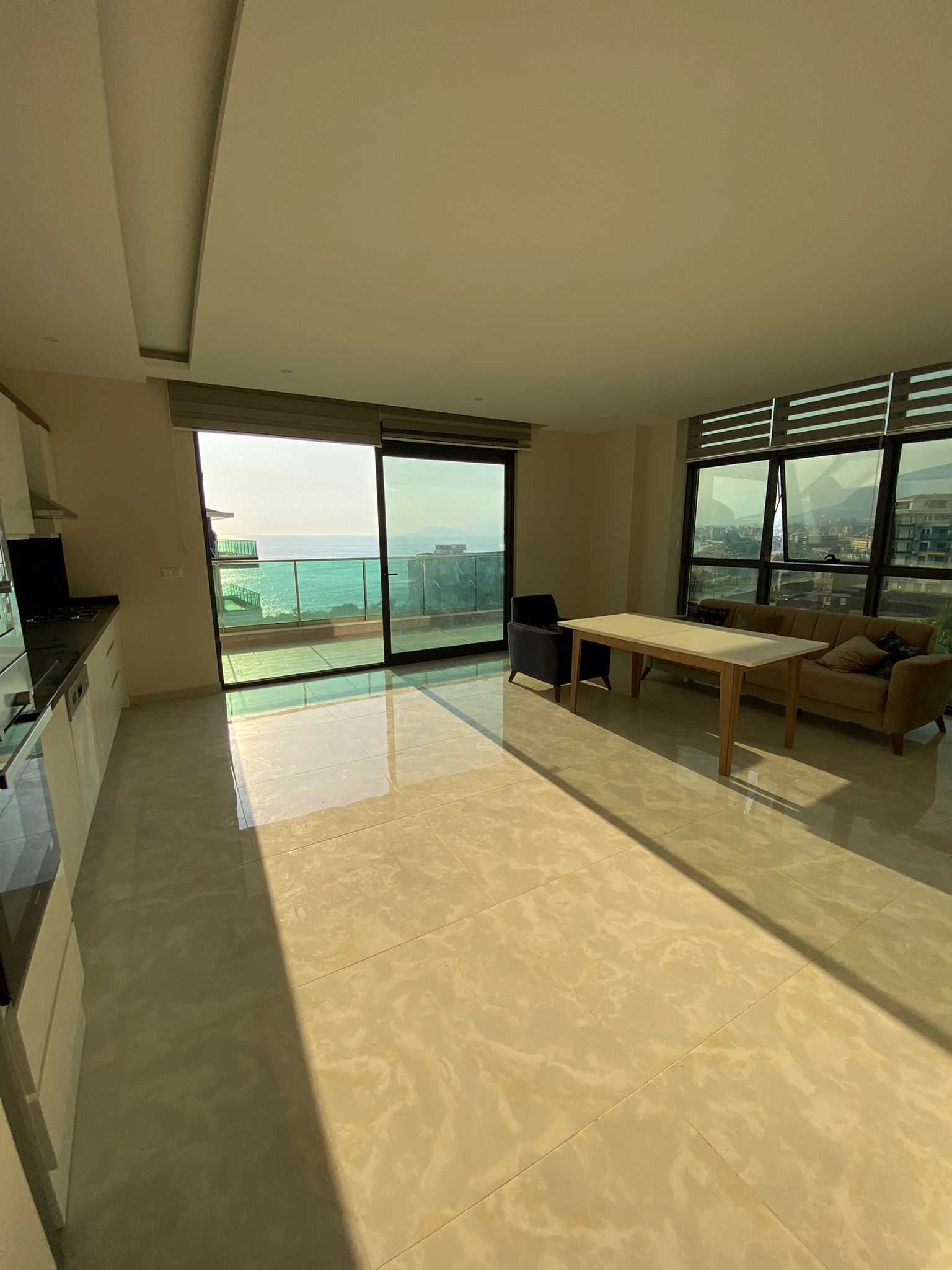 Three-room apartment with a sea view in a complex on the first coastline in the Kargicak area, 115 sq.m. фото 15