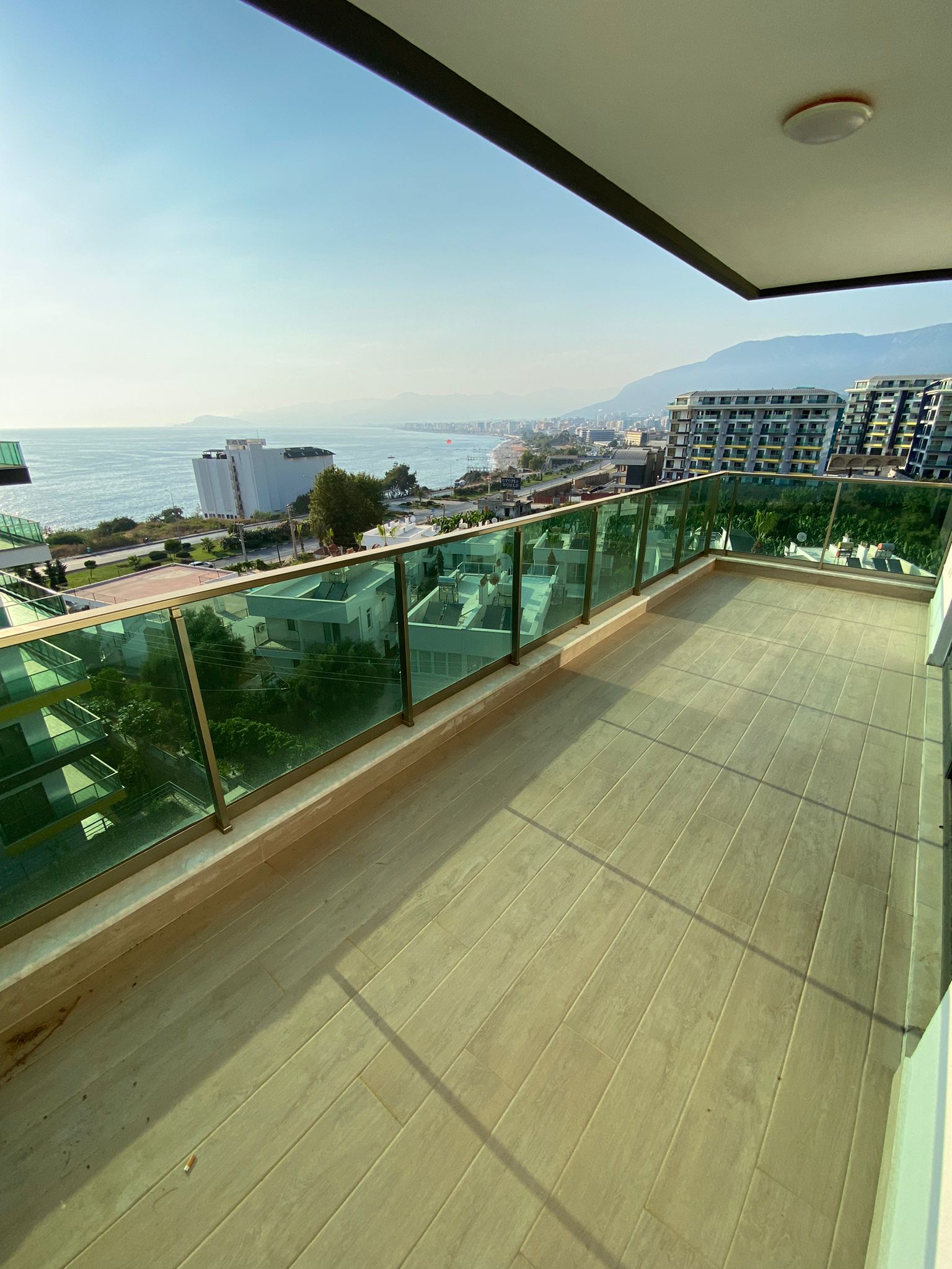 Three-room apartment with a sea view in a complex on the first coastline in the Kargicak area, 115 sq.m. фото 19