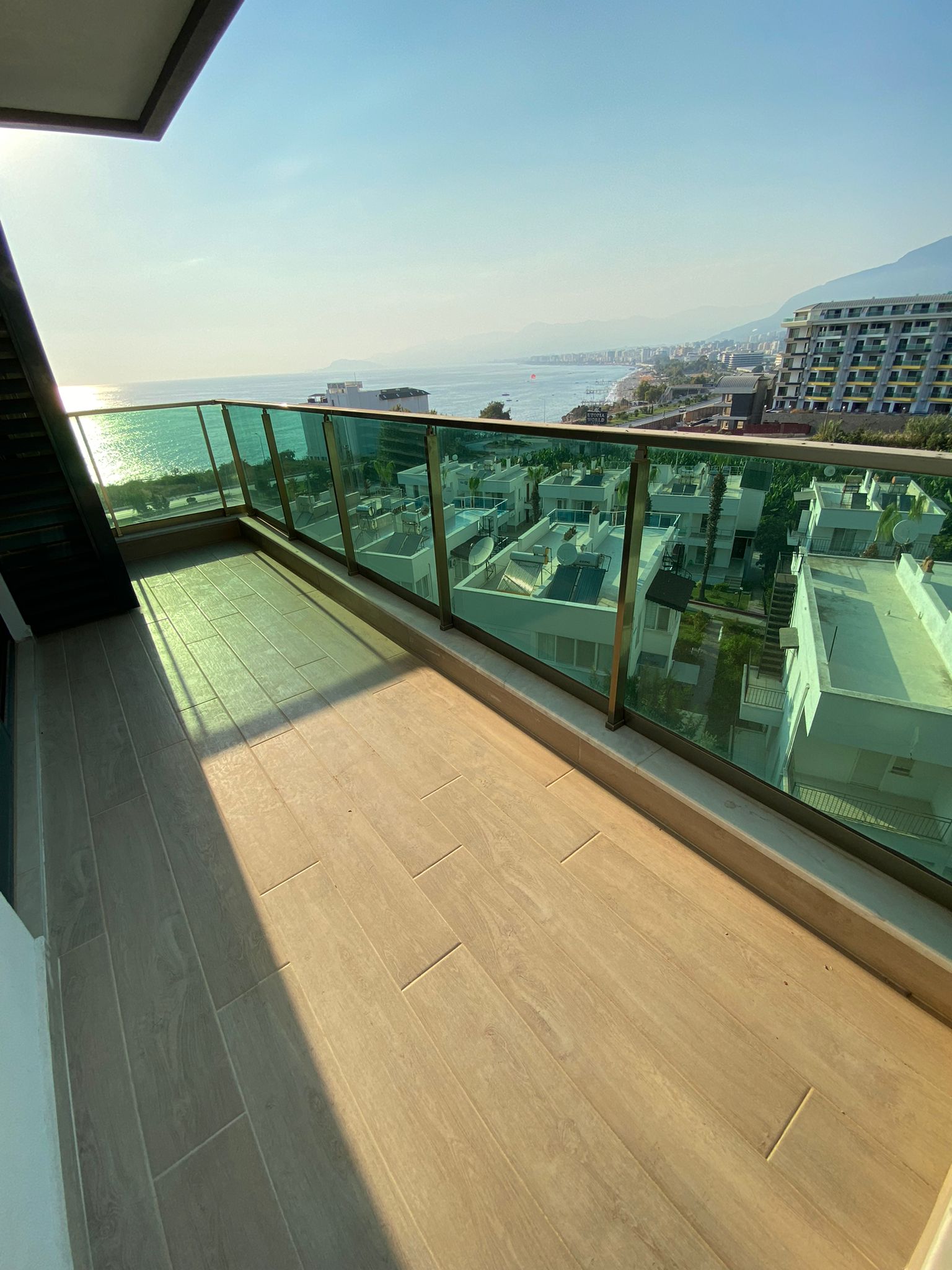 Three-room apartment with a sea view in a complex on the first coastline in the Kargicak area, 115 sq.m. фото 21