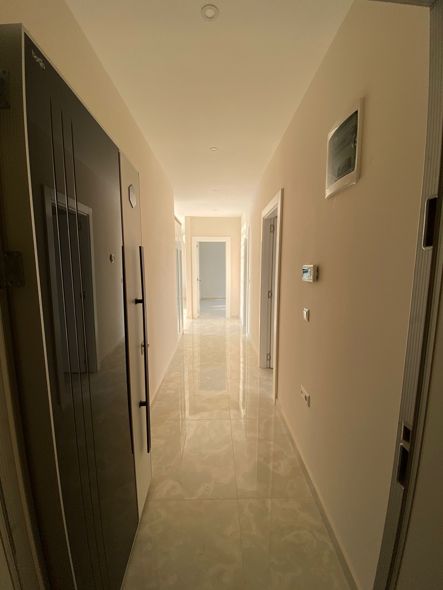 Three-room apartment with a sea view in a complex on the first coastline in the Kargicak area, 115 sq.m. фото 22