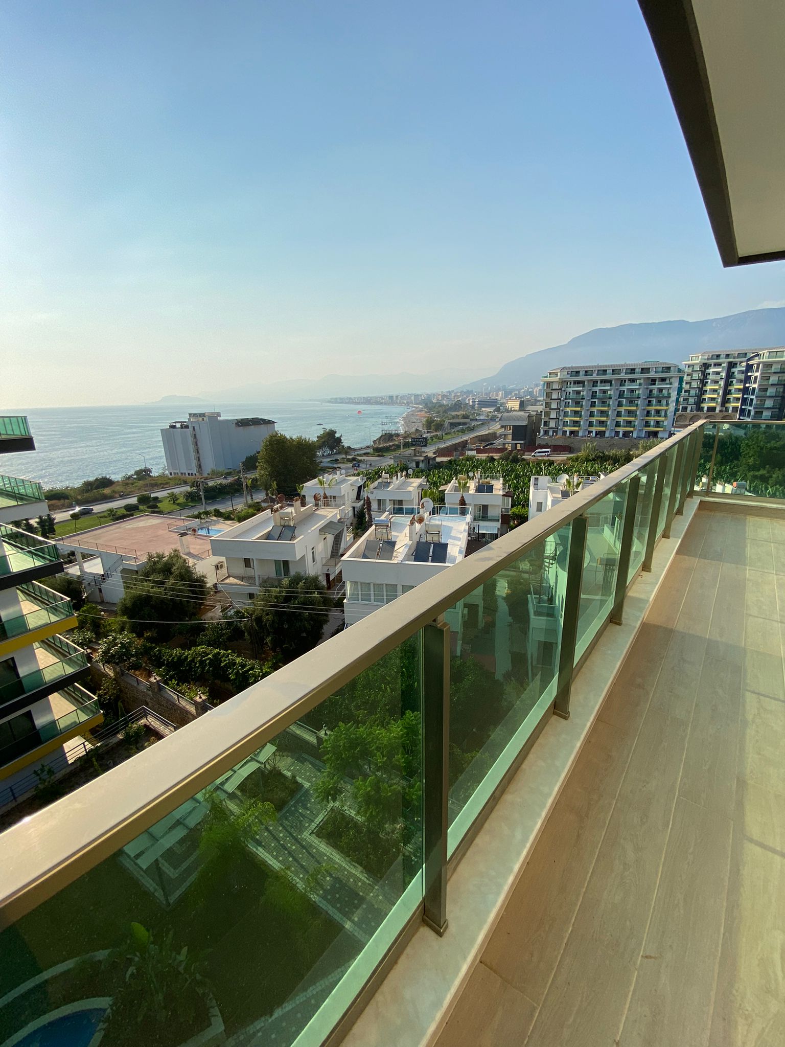 Three-room apartment with a sea view in a complex on the first coastline in the Kargicak area, 115 sq.m. фото 24