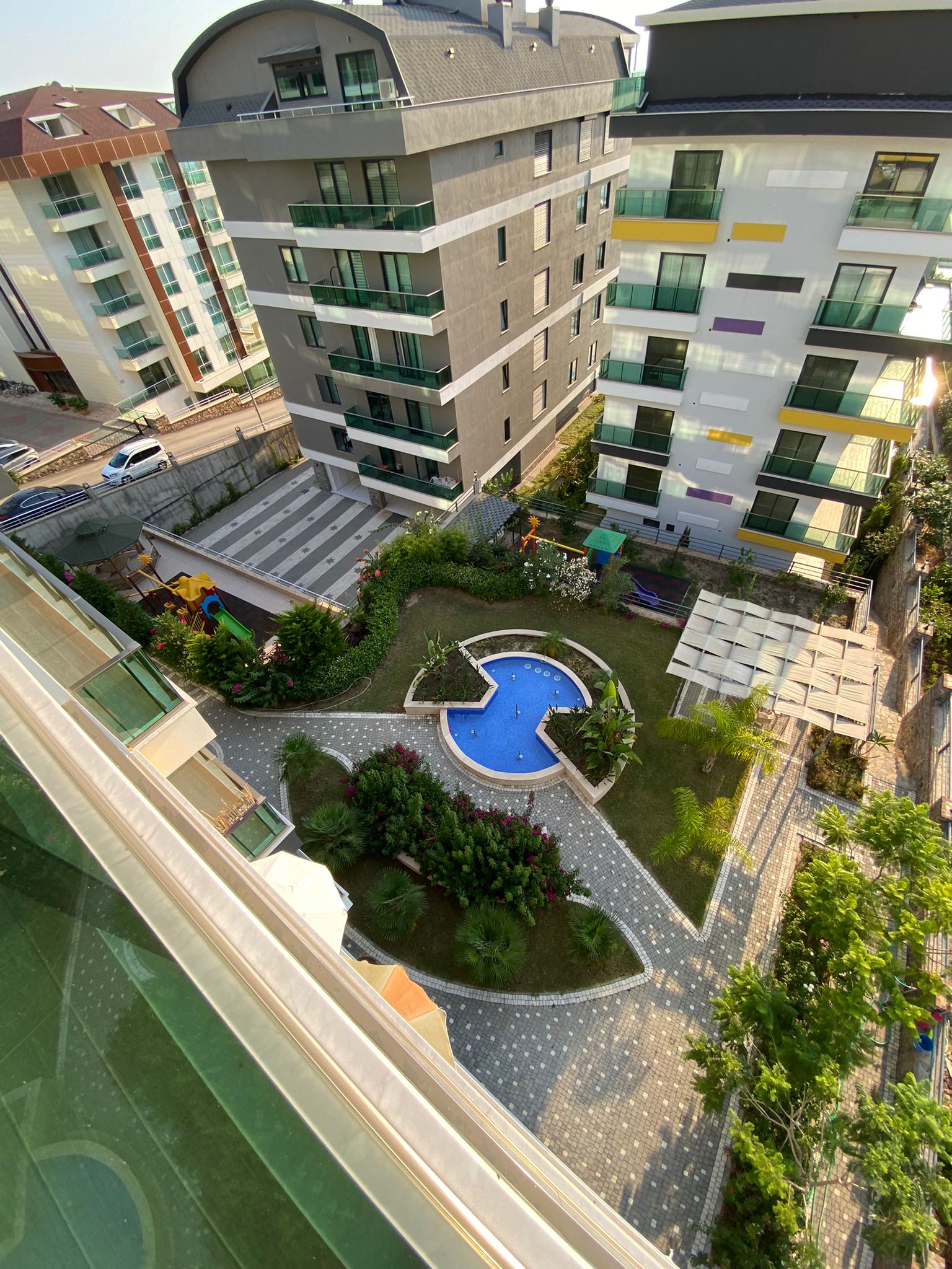 Three-room apartment with a sea view in a complex on the first coastline in the Kargicak area, 115 sq.m. фото 28