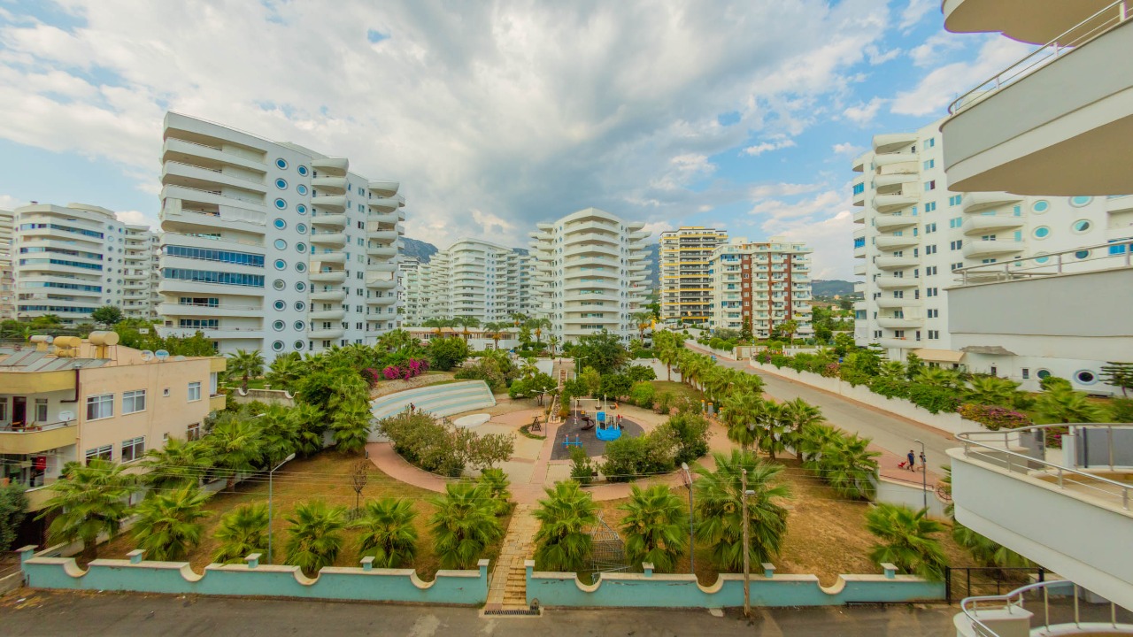 Квартира 1+1 большой площади в районе Махмутлар с мебелью. 70 к.м. фото 1