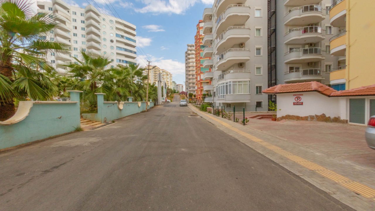 Квартира 1+1 большой площади в районе Махмутлар с мебелью. 70 к.м. фото 2