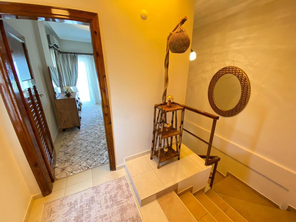 Апарт – вилла 2+1 с новой мебелью и видом на море, 125 м2 фото 17