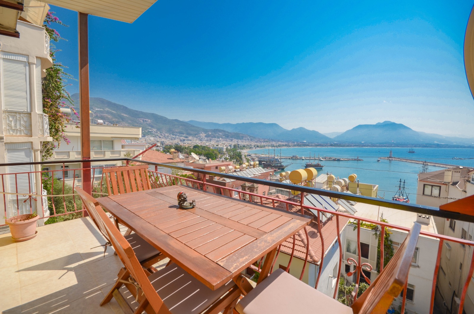 Апартаменты 2+1 в историческом центре города с видом на достопримечательности и море, 105 м2 фото 3