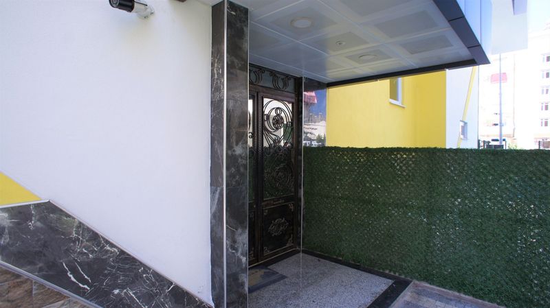 Apartment 1+1 furnished in the center of the popular area of Mahmutlar, 60 m2. фото 4