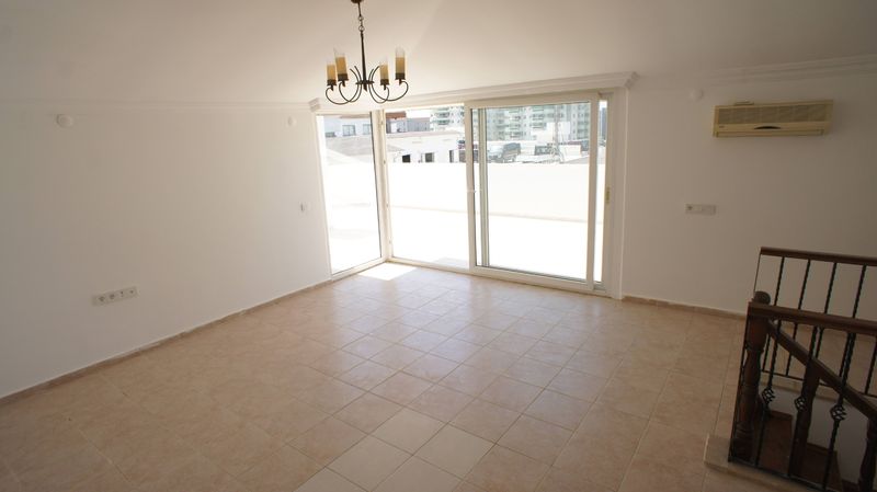 Duplex apartment 3+2 500 meters from the sea, in Tosmur, 210 sq.m. фото 12