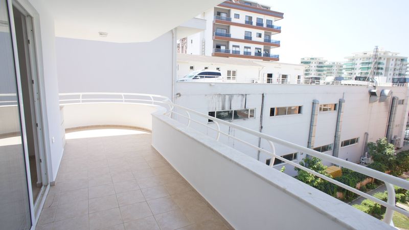 Duplex apartment 3+2 500 meters from the sea, in Tosmur, 210 sq.m. фото 34