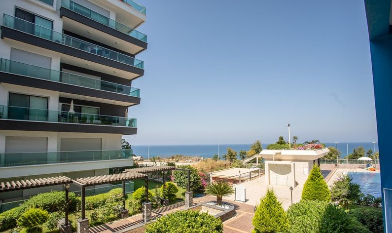 Apartment 1+1 with sea views in a premium residential complex in Kargicak, 65 m2 фото 16