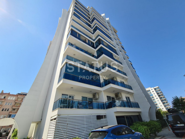 Квартира в элитном комплексе 1+1 с мебелью и техникой в Махмутларе, 65 кв м. фото 1