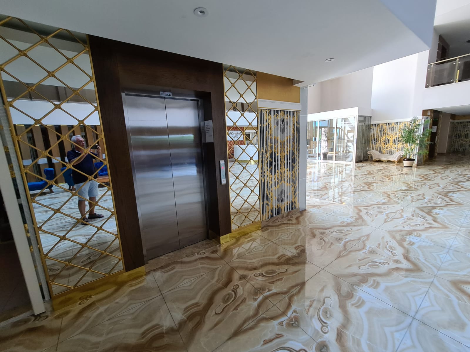 Apartment in a luxury complex 1+1 with furniture and appliances in Mahmutlar, 65 sq. фото 12