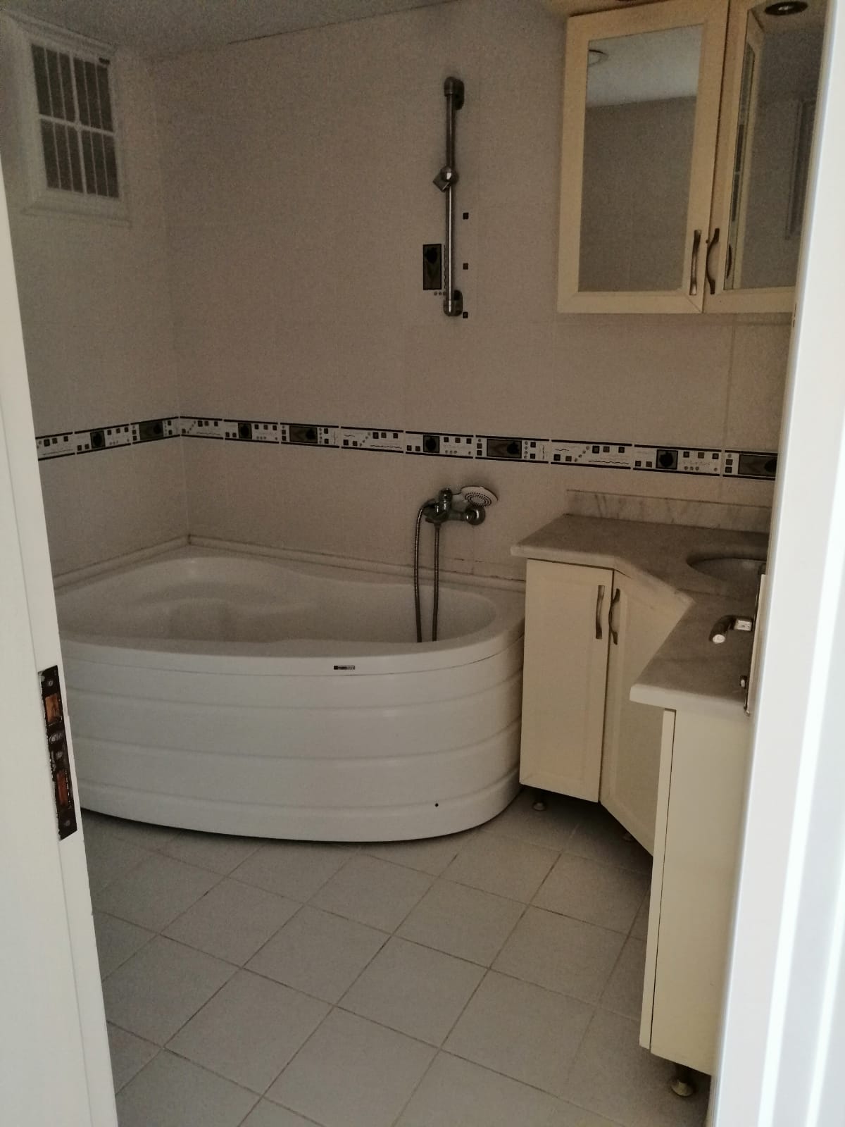 Трёхкомнатная квартира с мебелью в 400метрах от моря в Махмутларе, 120м.кв фото 24