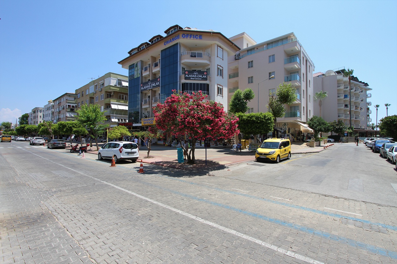 Duplex 3+1 in the center of Alanya, 100 meters from the sea, 160 sq.m. фото 3