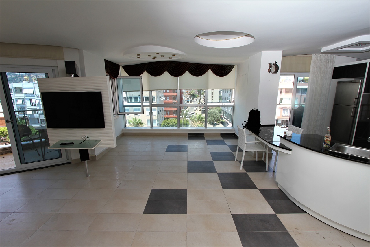 Duplex 3+1 in the center of Alanya, 100 meters from the sea, 160 sq.m. фото 8