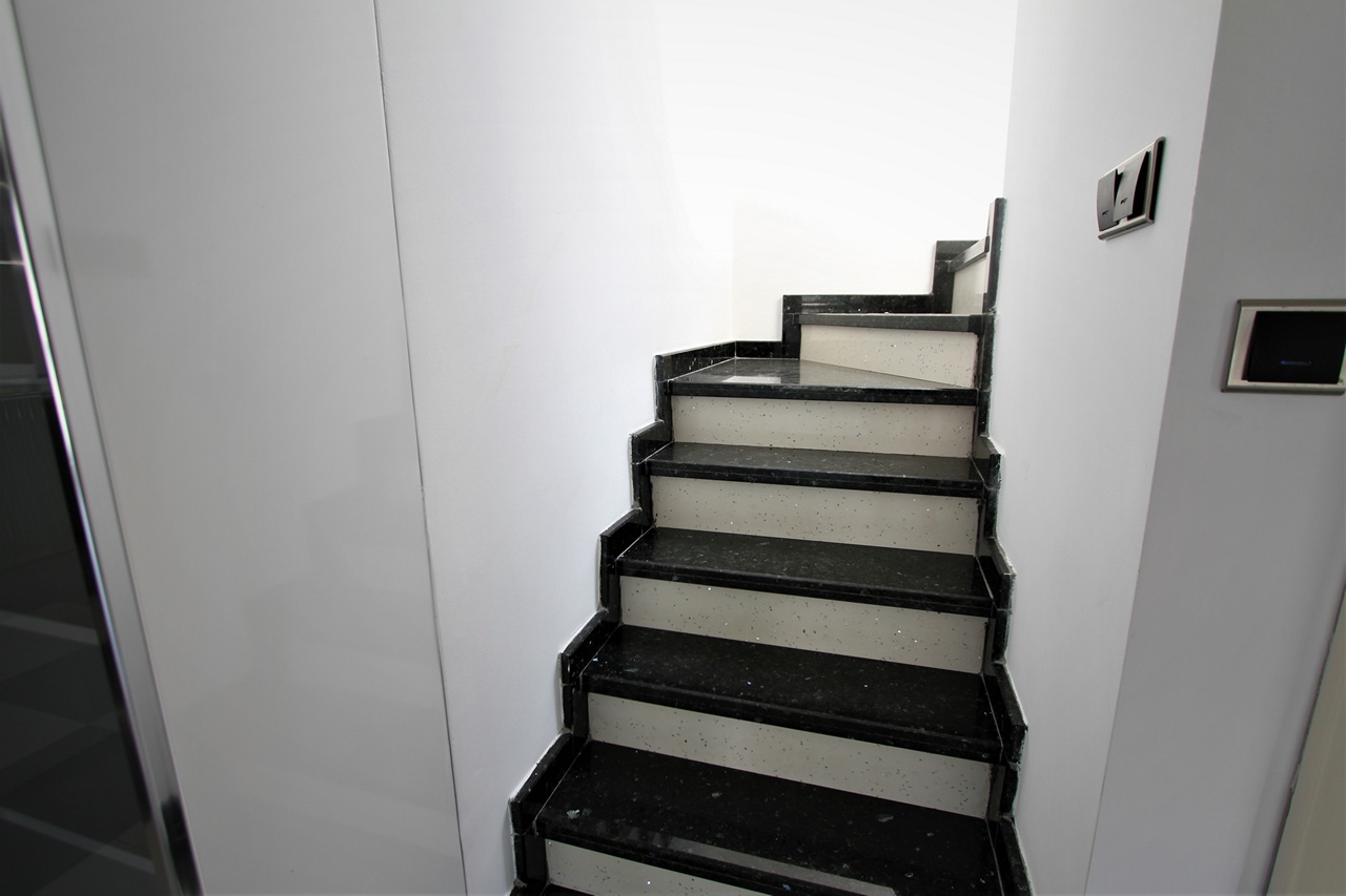 Duplex 3+1 in the center of Alanya, 100 meters from the sea, 160 sq.m. фото 9