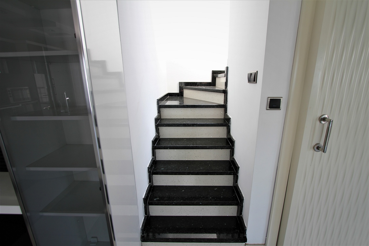 Duplex 3+1 in the center of Alanya, 100 meters from the sea, 160 sq.m. фото 11