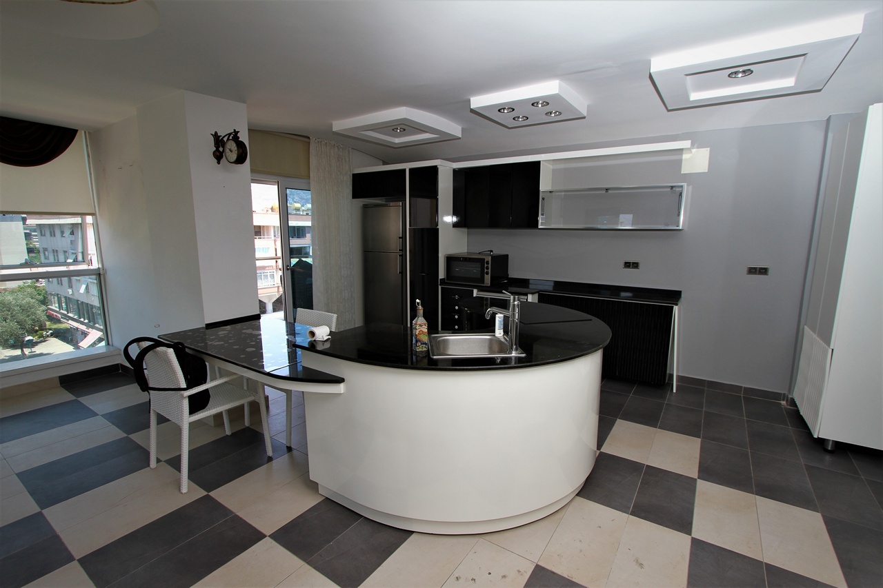 Duplex 3+1 in the center of Alanya, 100 meters from the sea, 160 sq.m. фото 15