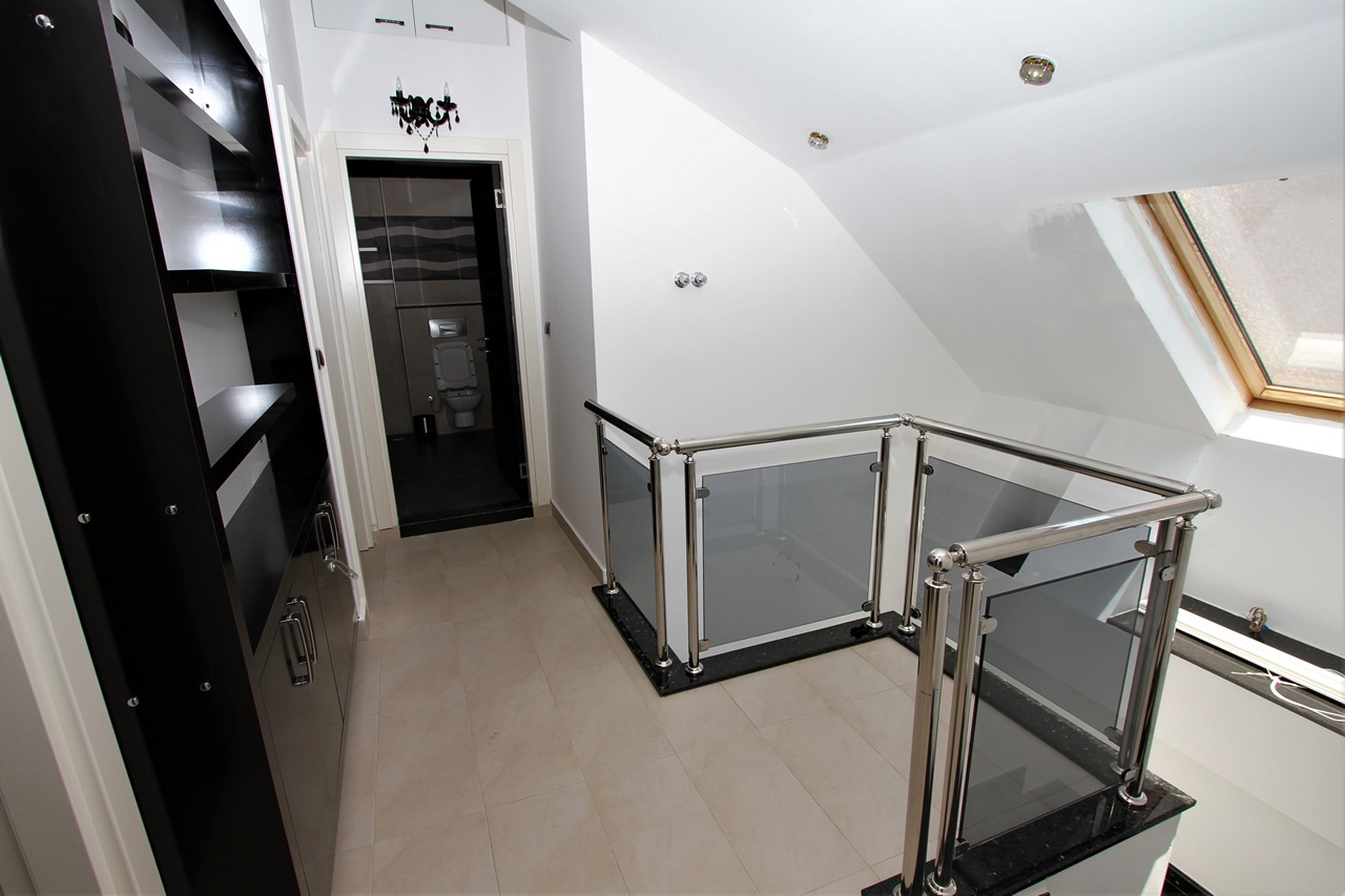 Duplex 3+1 in the center of Alanya, 100 meters from the sea, 160 sq.m. фото 18