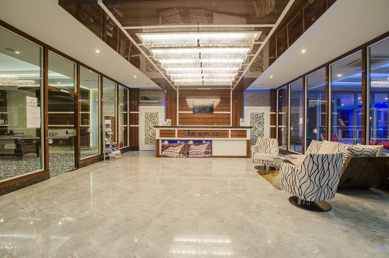 Two luxurious 3+1 villas with panoramic views in Kargicak, 350 m2. фото 16