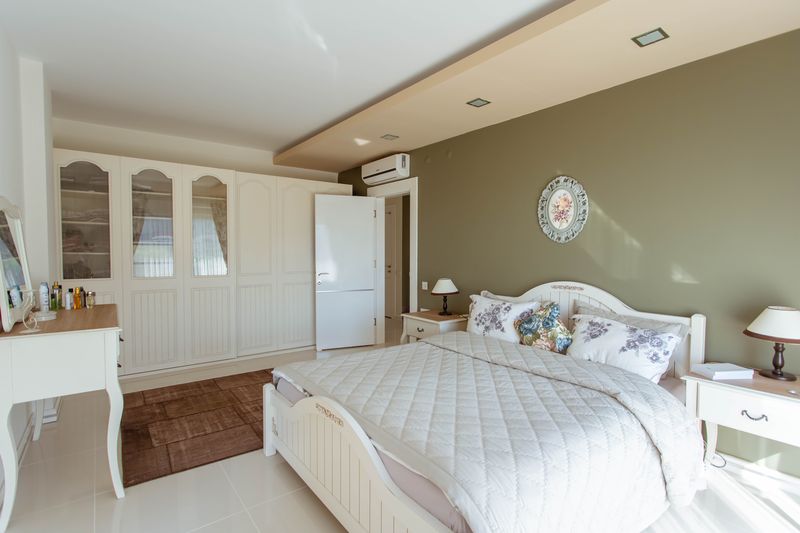 Two luxurious 3+1 villas with panoramic views in Kargicak, 350 m2. фото 32