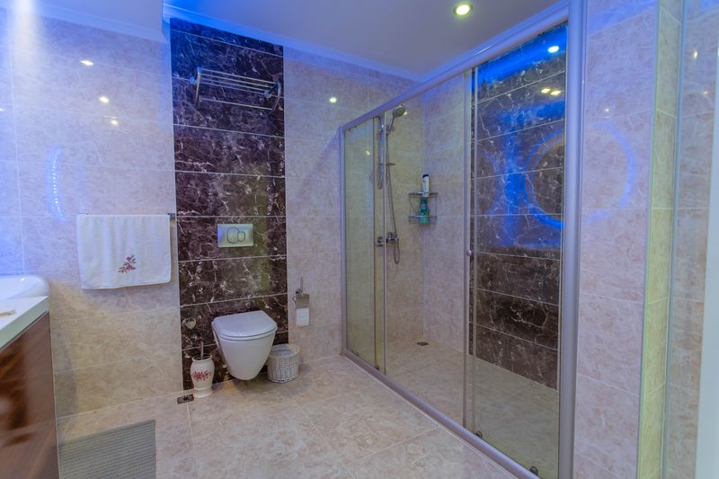 Two luxurious 3+1 villas with panoramic views in Kargicak, 350 m2. фото 41