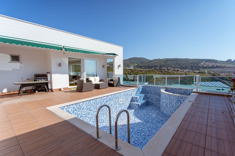 Two luxurious 3+1 villas with panoramic views in Kargicak, 350 m2. фото 50