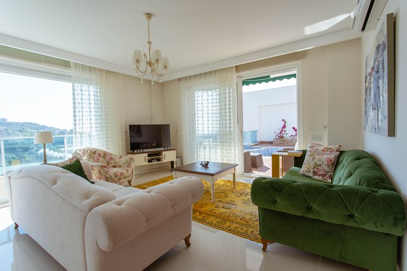 Two luxurious 3+1 villas with panoramic views in Kargicak, 350 m2. фото 51