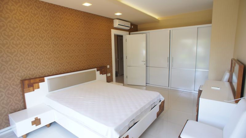 Two luxurious 3+1 villas with panoramic views in Kargicak, 350 m2. фото 64