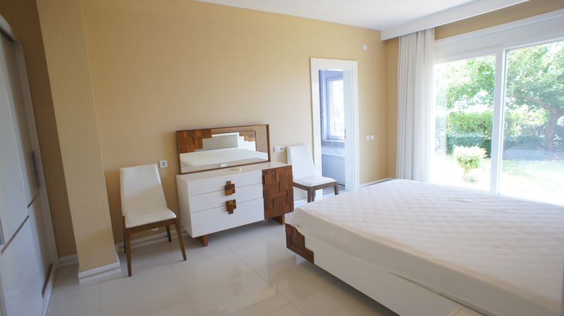 Two luxurious 3+1 villas with panoramic views in Kargicak, 350 m2. фото 66