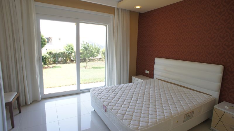 Two luxurious 3+1 villas with panoramic views in Kargicak, 350 m2. фото 70