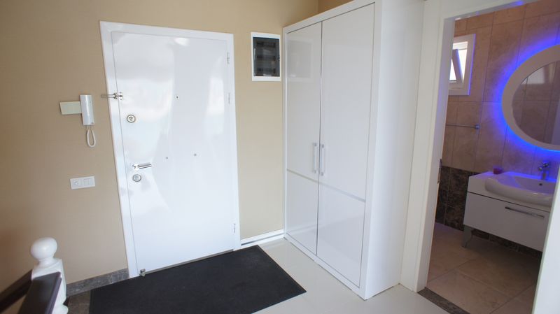 Two luxurious 3+1 villas with panoramic views in Kargicak, 350 m2. фото 82