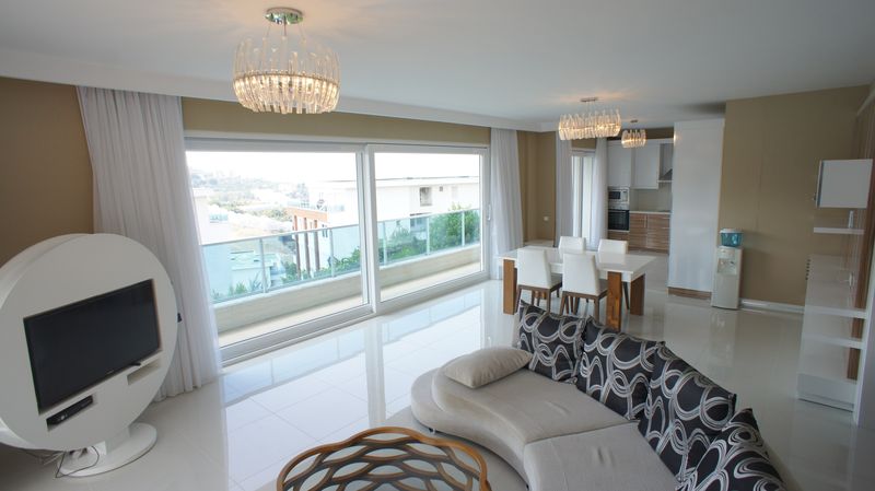 Two luxurious 3+1 villas with panoramic views in Kargicak, 350 m2. фото 94