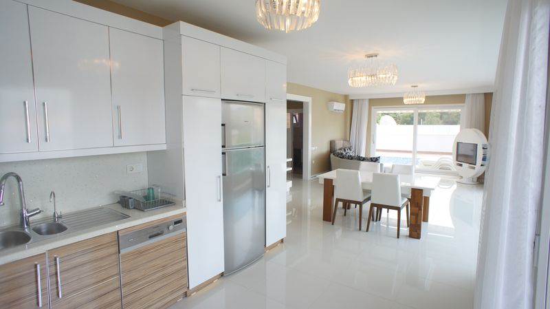 Two luxurious 3+1 villas with panoramic views in Kargicak, 350 m2. фото 96