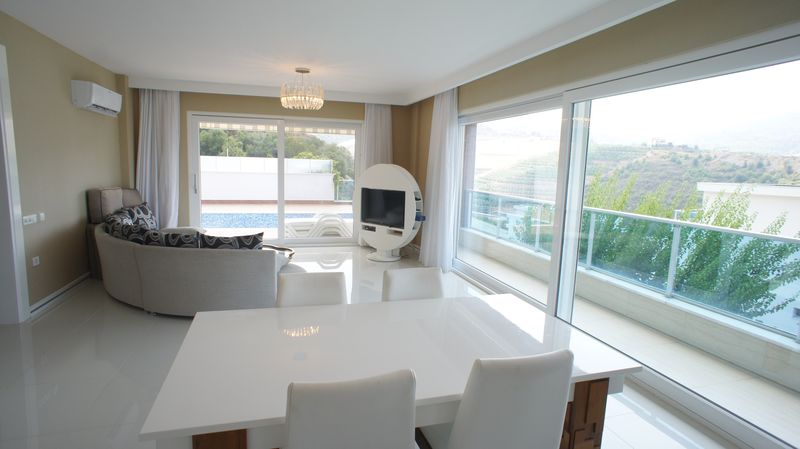 Two luxurious 3+1 villas with panoramic views in Kargicak, 350 m2. фото 97