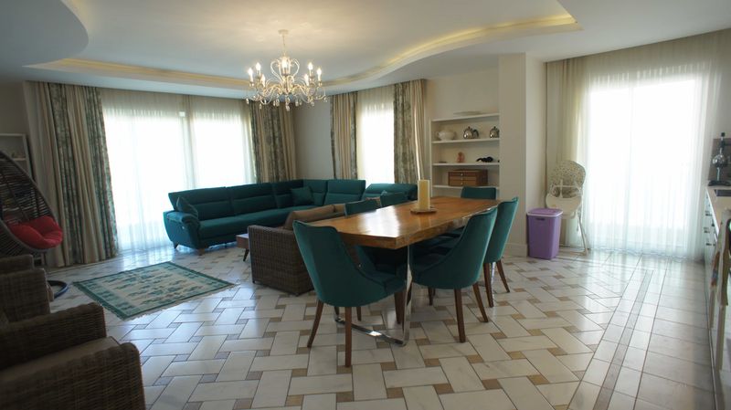 Spacious penthouse 3+1 in a complex in the center of Alanya, 50 m from the sea, 150 m2 фото 11