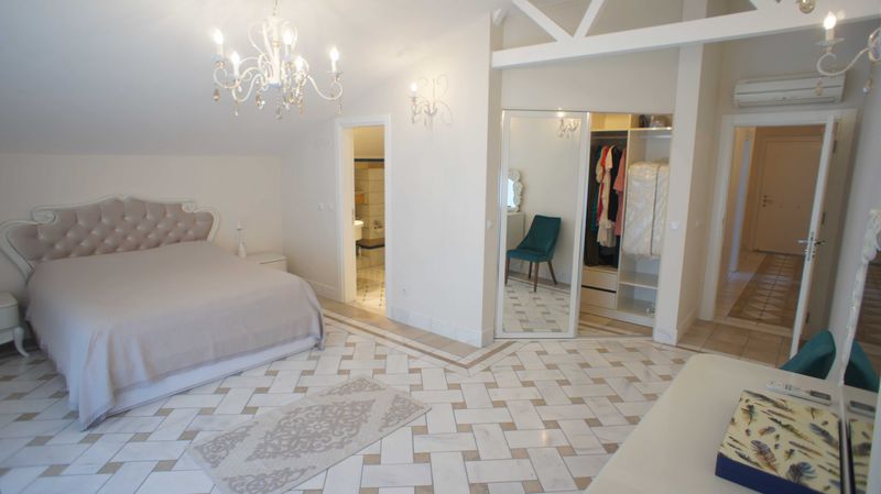 Spacious penthouse 3+1 in a complex in the center of Alanya, 50 m from the sea, 150 m2 фото 20