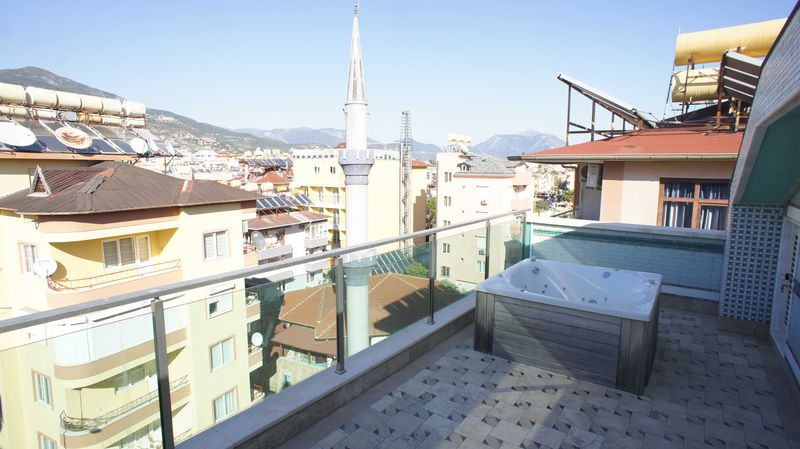 Spacious penthouse 3+1 in a complex in the center of Alanya, 50 m from the sea, 150 m2 фото 24