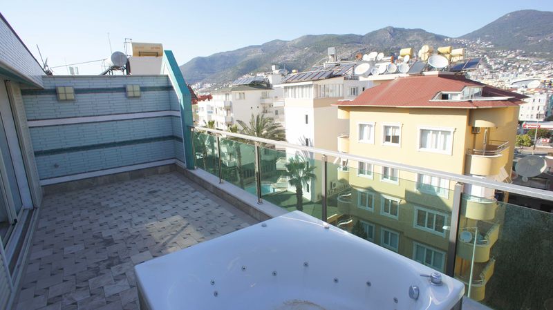 Spacious penthouse 3+1 in a complex in the center of Alanya, 50 m from the sea, 150 m2 фото 25