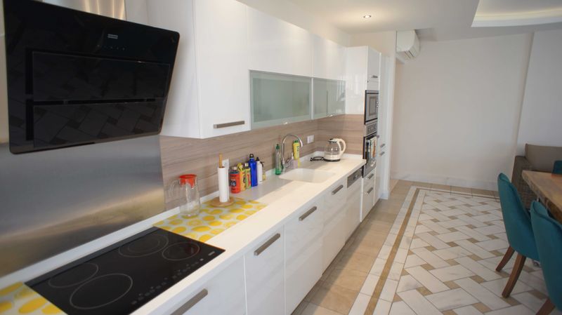 Spacious penthouse 3+1 in a complex in the center of Alanya, 50 m from the sea, 150 m2 фото 31