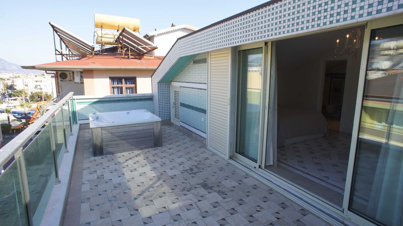 Spacious penthouse 3+1 in a complex in the center of Alanya, 50 m from the sea, 150 m2 фото 35