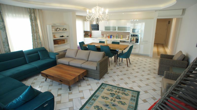 Spacious penthouse 3+1 in a complex in the center of Alanya, 50 m from the sea, 150 m2 фото 38