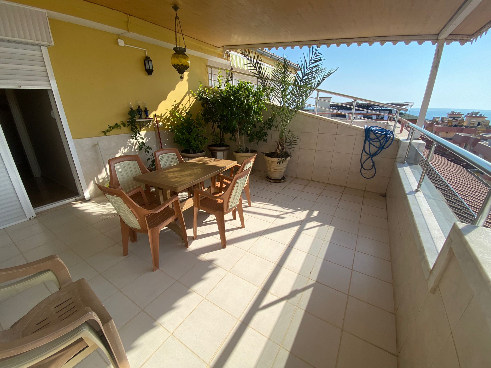 Мебелированный дублекс 4+1 с отдельной кухней в Махмутлар, 250 кв м. фото 4