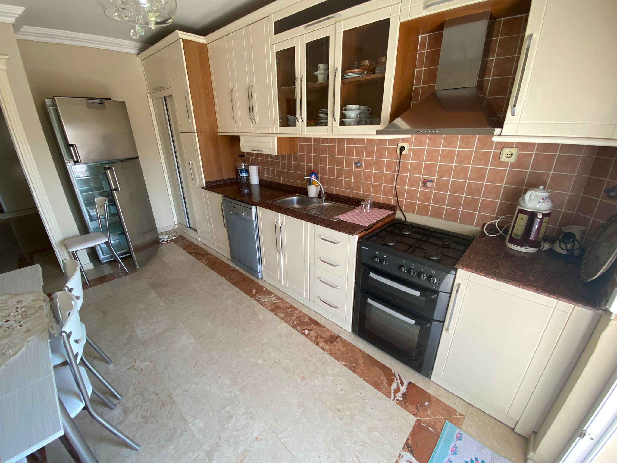 Мебелированный дублекс 4+1 с отдельной кухней в Махмутлар, 250 кв м. фото 20