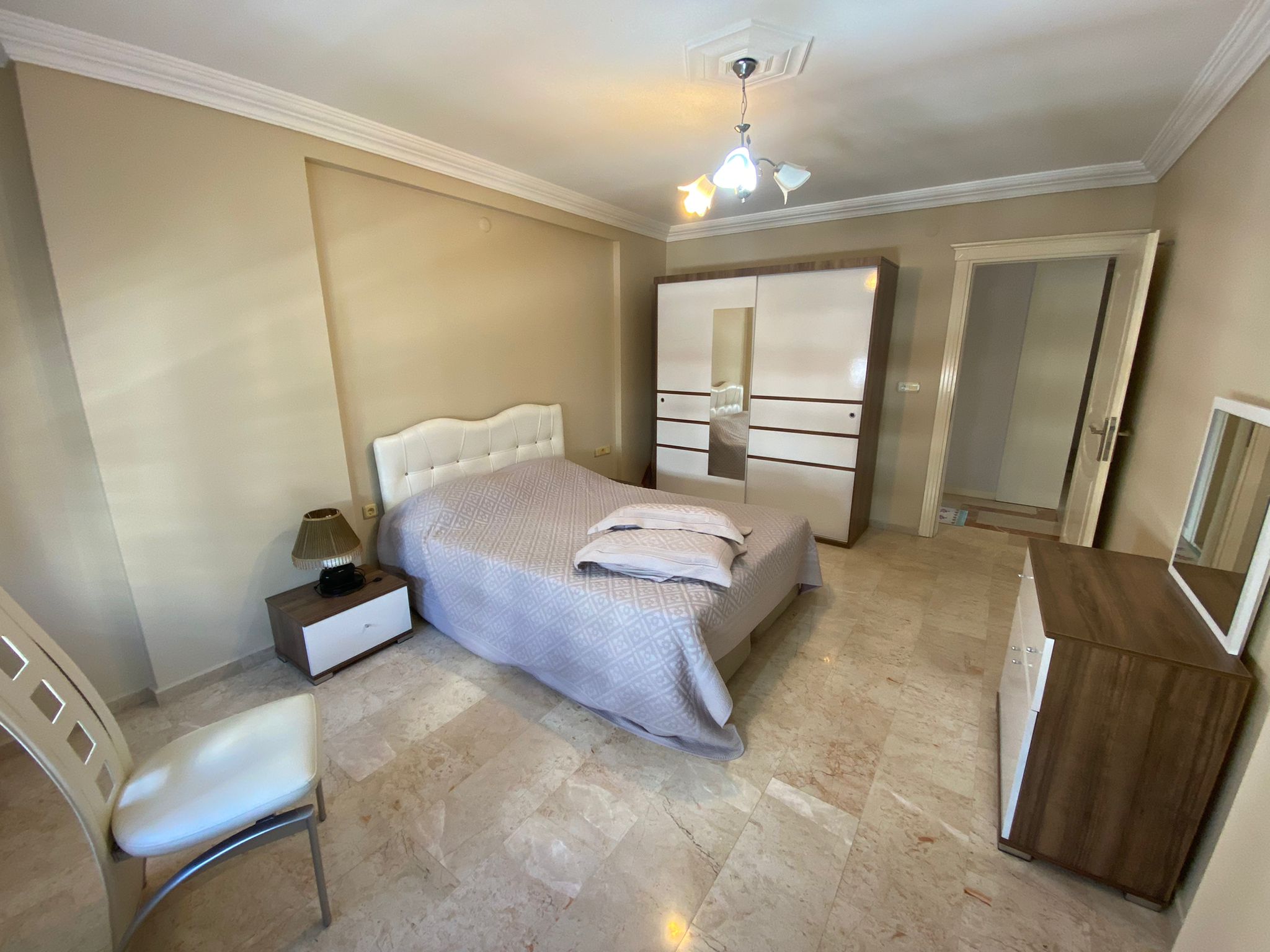 Мебелированный дублекс 4+1 с отдельной кухней в Махмутлар, 250 кв м. фото 28